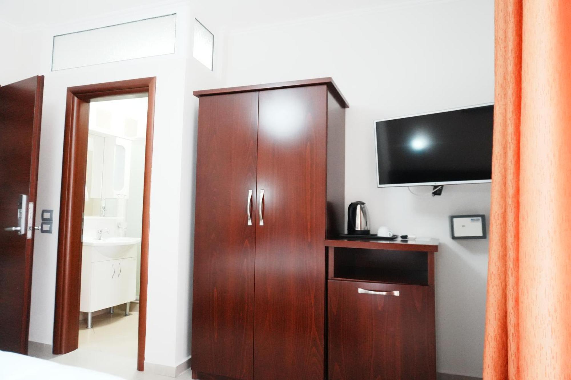 Hotel Mediterrane Sarandë Exteriér fotografie