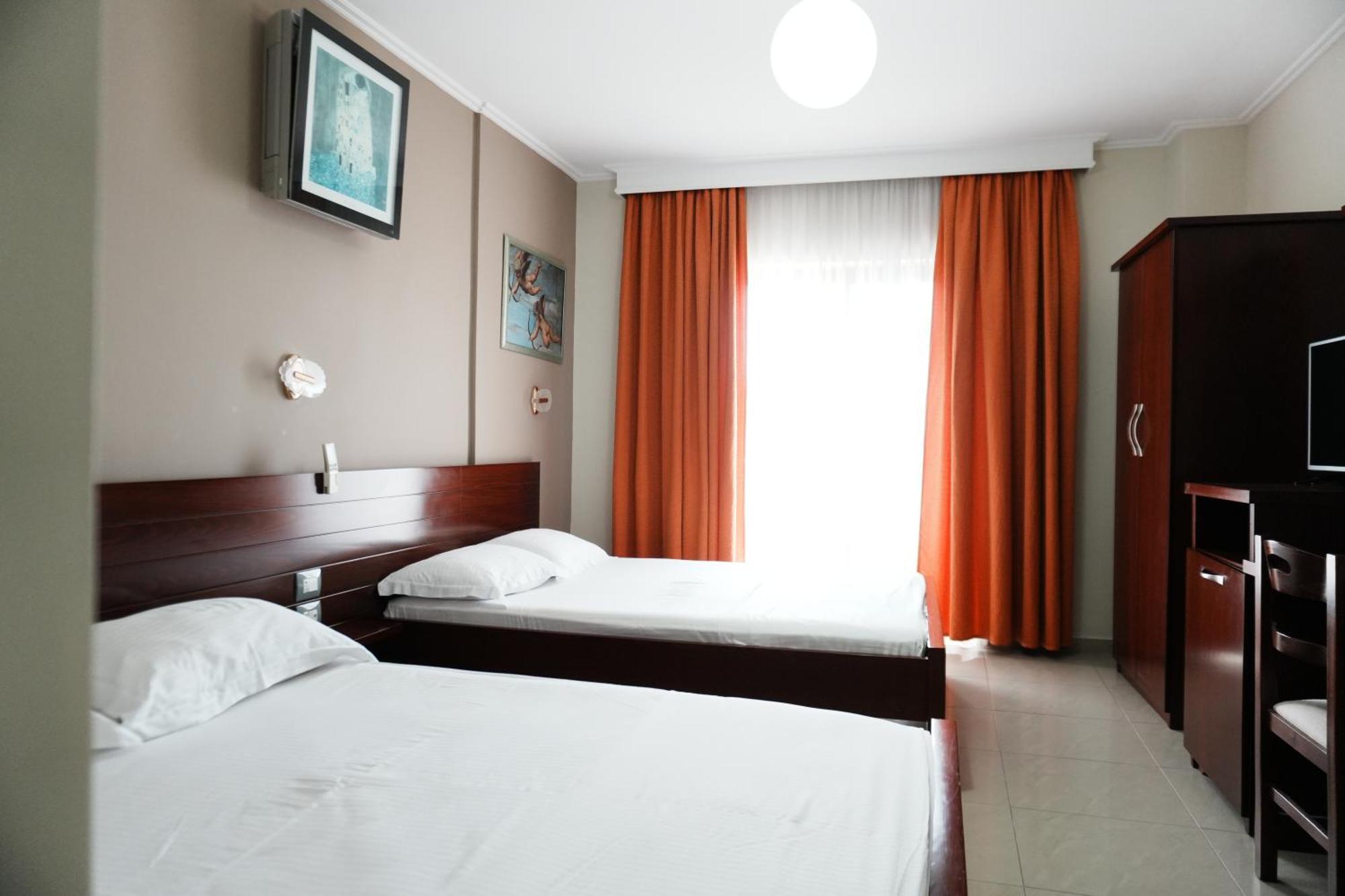 Hotel Mediterrane Sarandë Exteriér fotografie