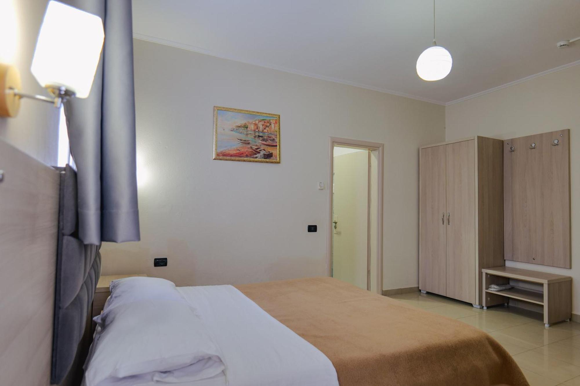 Hotel Mediterrane Sarandë Exteriér fotografie