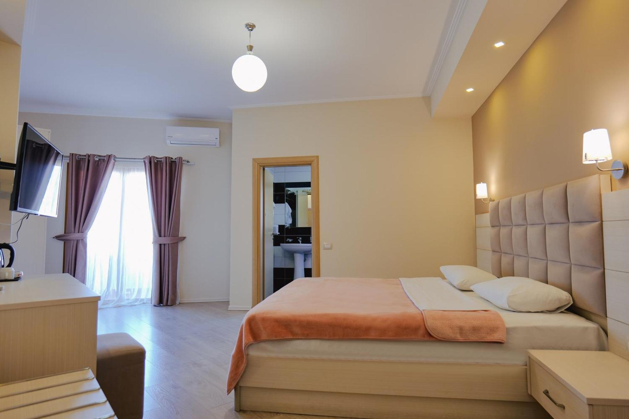 Hotel Mediterrane Sarandë Exteriér fotografie
