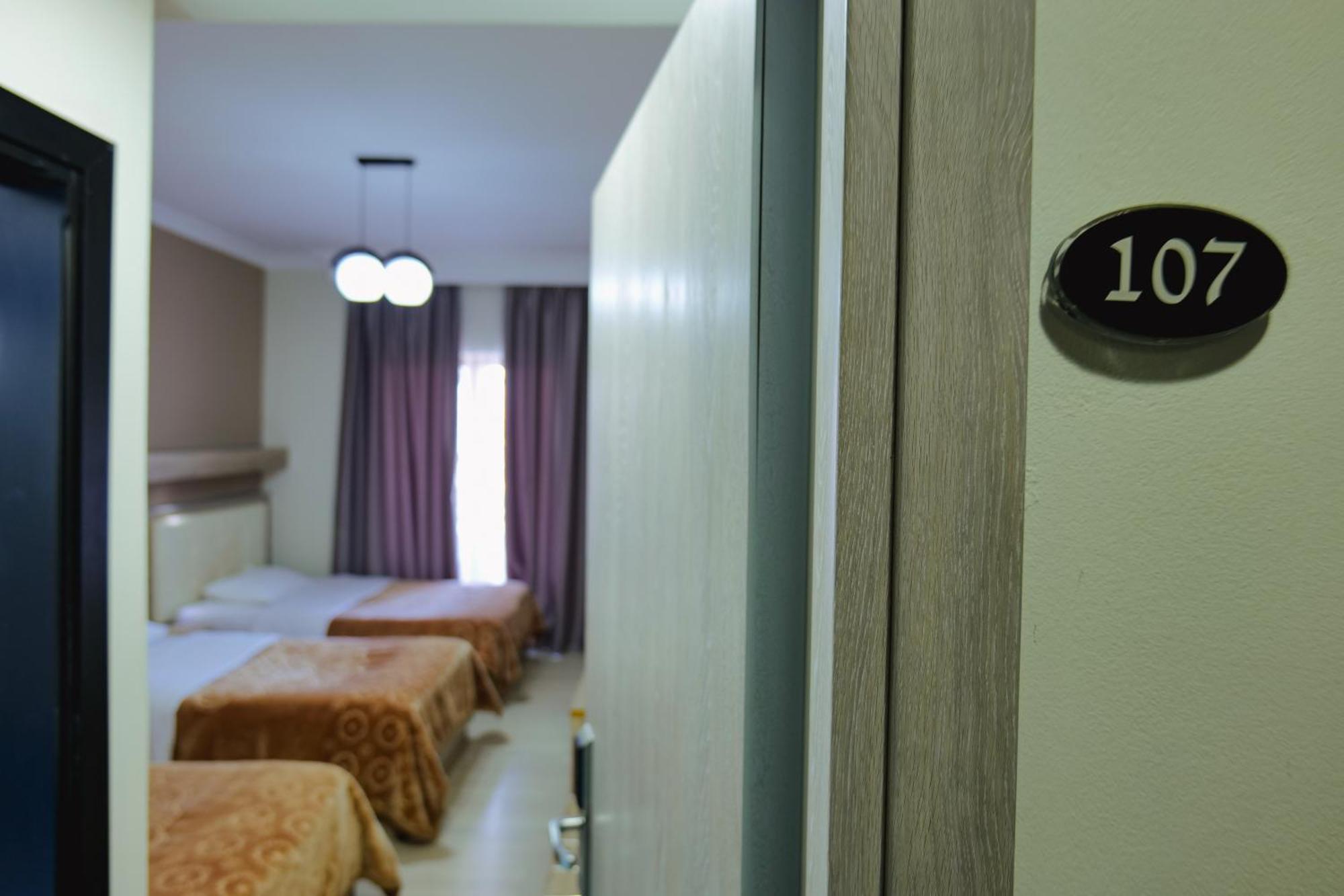 Hotel Mediterrane Sarandë Exteriér fotografie
