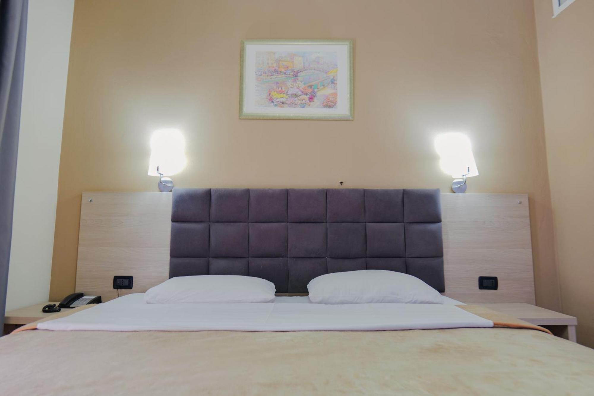 Hotel Mediterrane Sarandë Exteriér fotografie